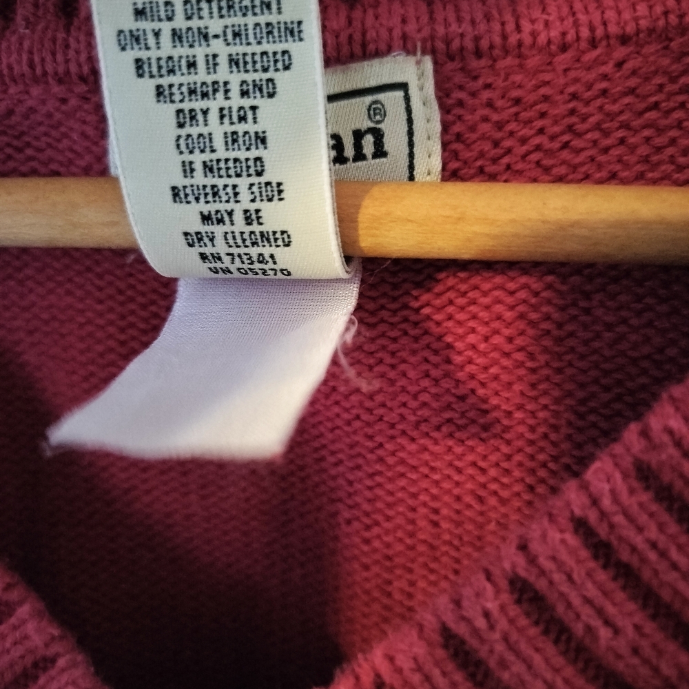 L.L. Bean Men's V-Neck Red Sweater - Picture 4 of 8